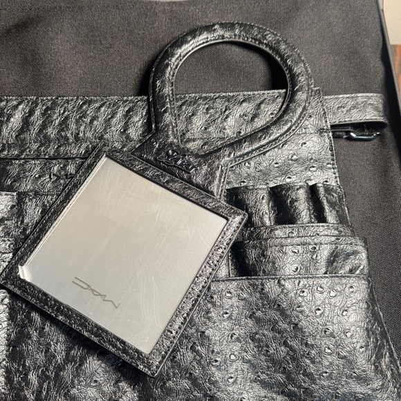 MAC COSMETICS x LUAR ANA LIMITED EDITION PRO ARTISTRY BELT *rare* NEW IN BOX - Picture 5 of 10